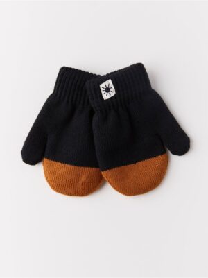 Knitted mittens - 7986939-6959