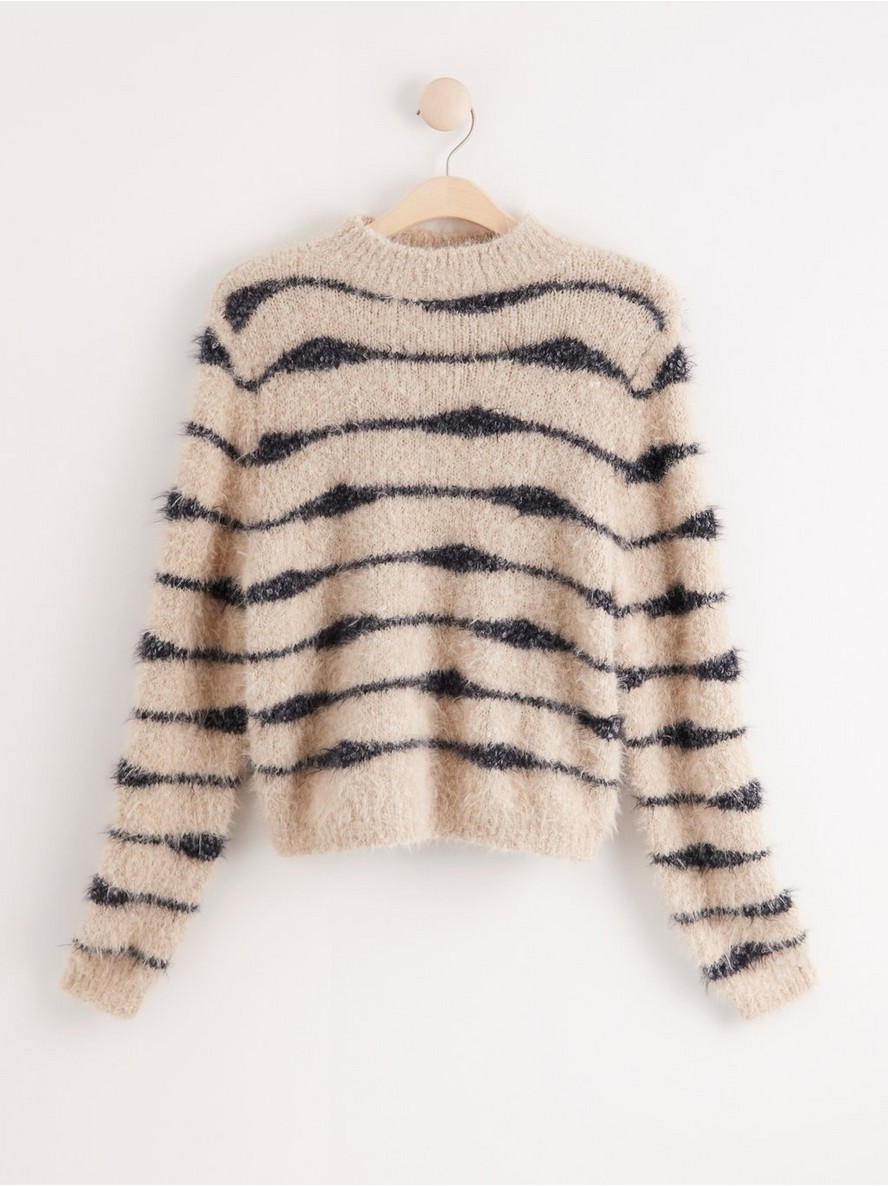 Dzemper – Fuzzy knitted jumper with stripes