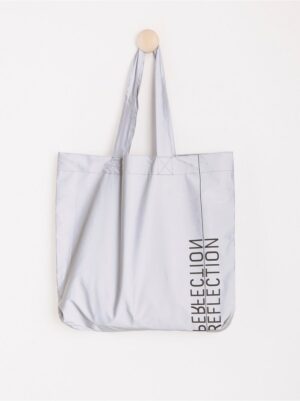 Reflective shopper with print - 8085698-10