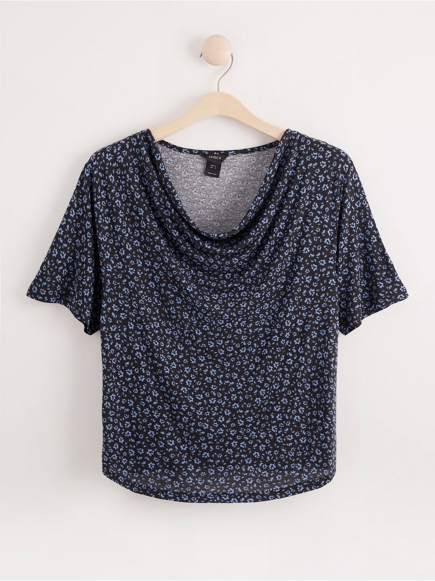 – Short sleeve top with draped neckline