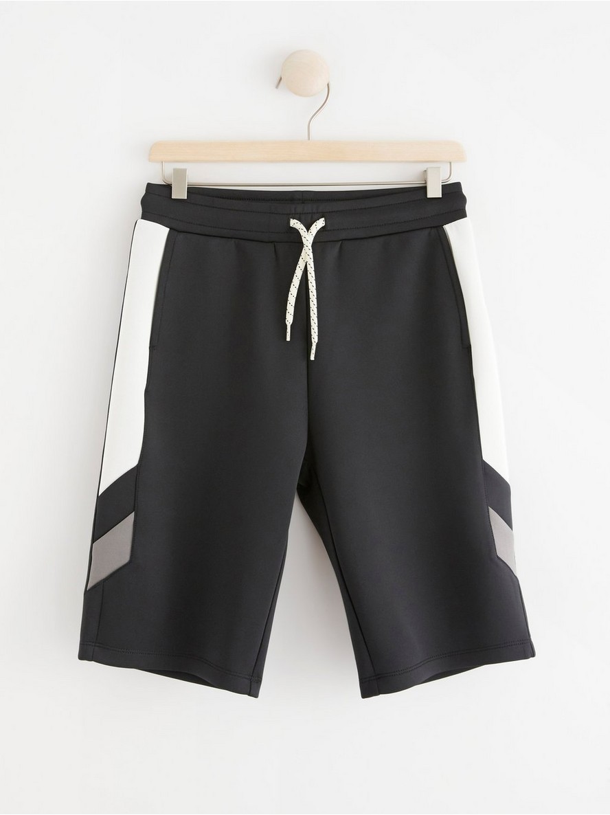 Sorts – Shorts with side stripes