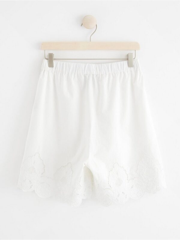Shorts with embroidery - 8142077-70