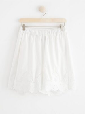 Shorts with embroidery - 8142077-70