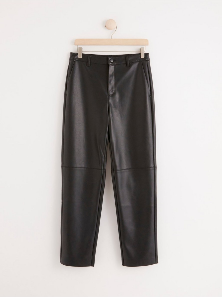 Cropped trousers in imitation leather - 8215302-80