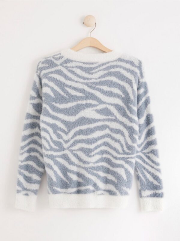 Fluffy jumper with zebra pattern - 8232483-8898