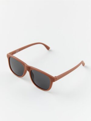 Sunglasses with matte finish - 8307795-9495