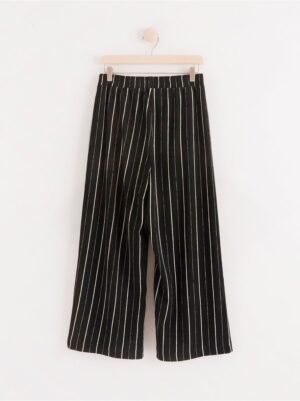 Straight cropped trousers - 8318010-1230