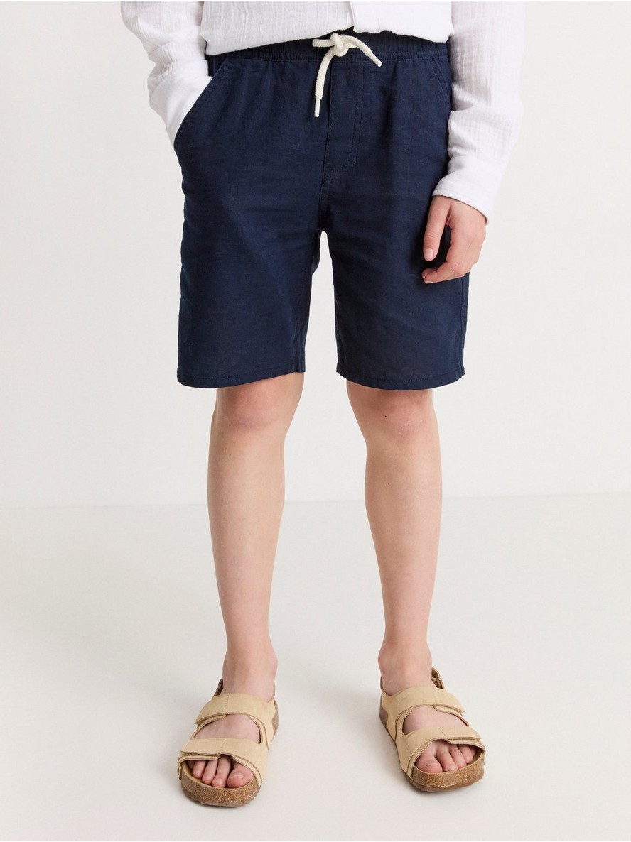 Sorts – VILGOT Wide regular waist linen blend shorts