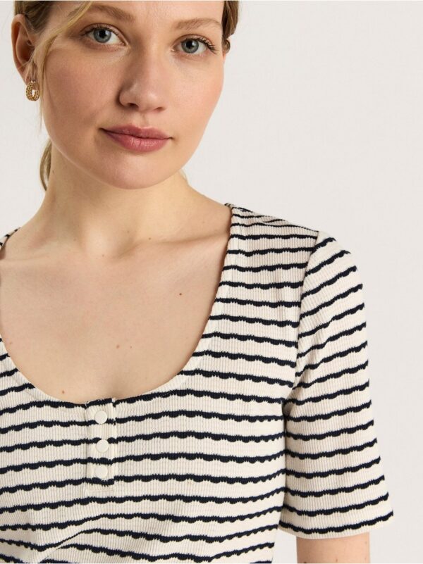 Striped short sleeve top - 8325832-2521