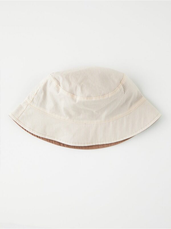Reversible bucket hat with stripes - 8361685-9842