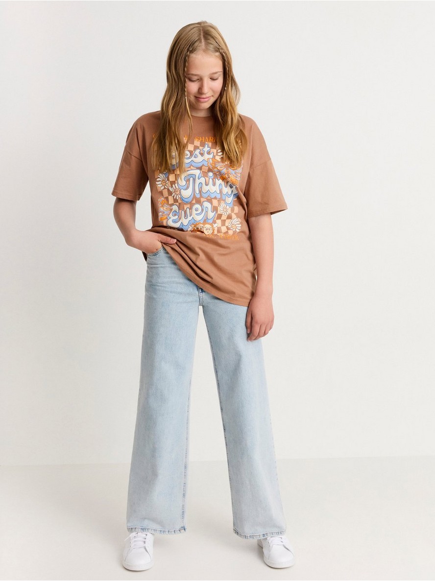 Oversized t-shirt with print - 8406725-1785