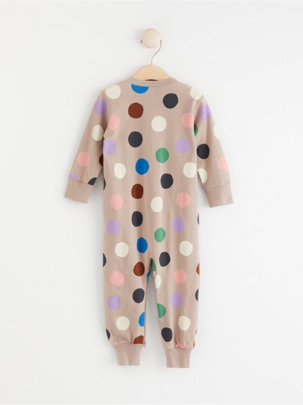 Pyjamas with dots - 8435868-9770
