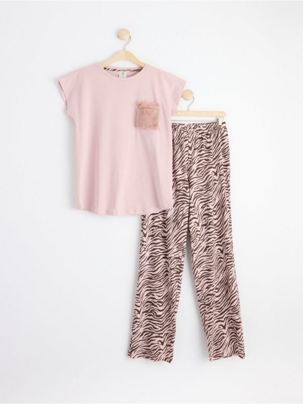 Pyjama set with t-shirt and trousers - 8441301-7736