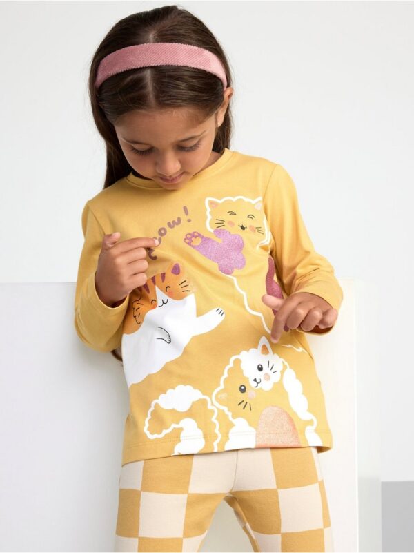 Long sleeve top with cats - 8448261-2623