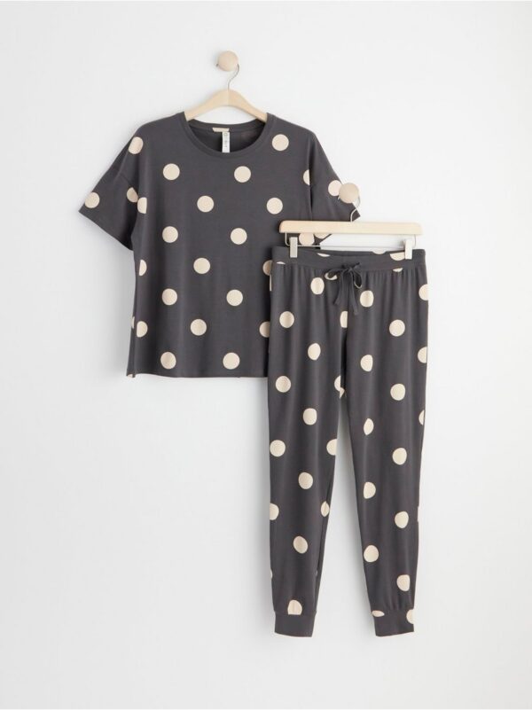 Pyjama set with t-shirt and trousers - 8477883-5578