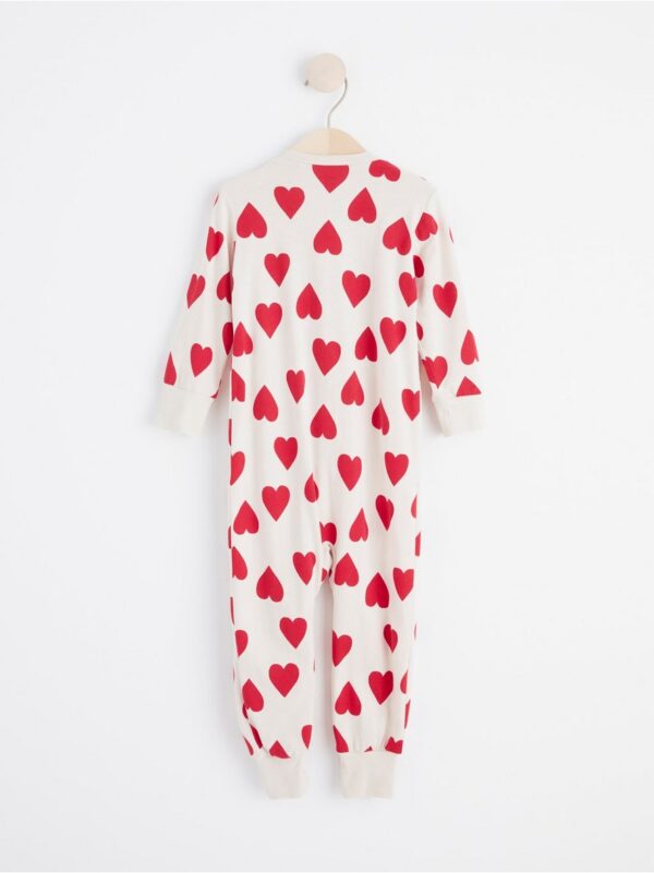 Pyjamas with hearts - 8487201-1230