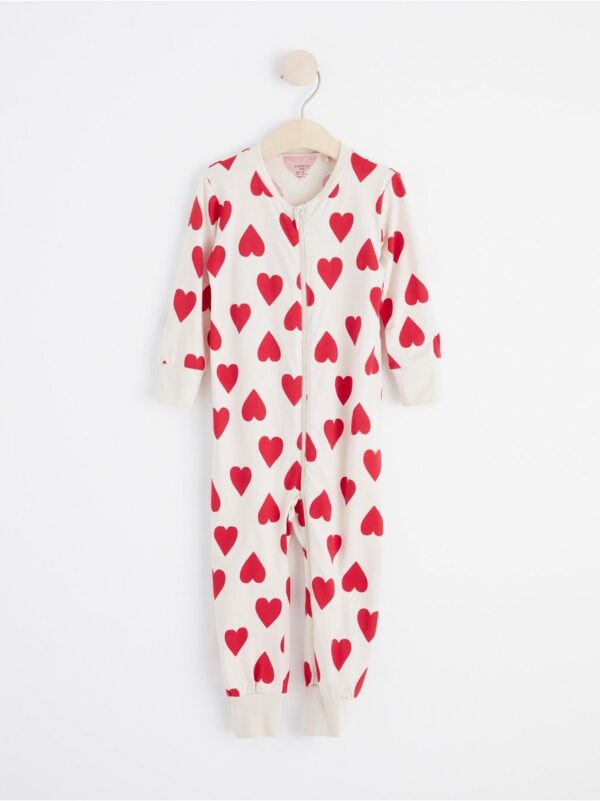 Pyjamas with hearts - 8487201-1230