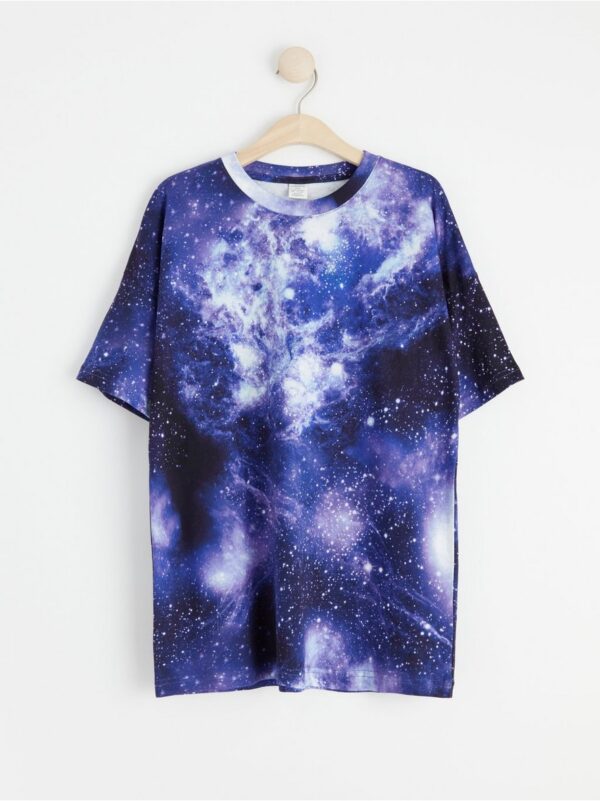 Oversized t-shirt with space print - 8493916-80