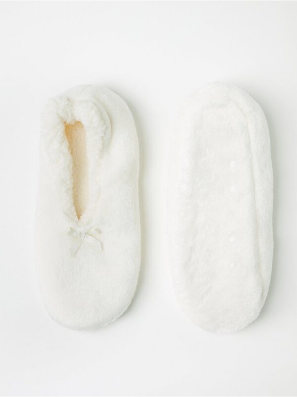 Fake fur slippers - 8416487-325