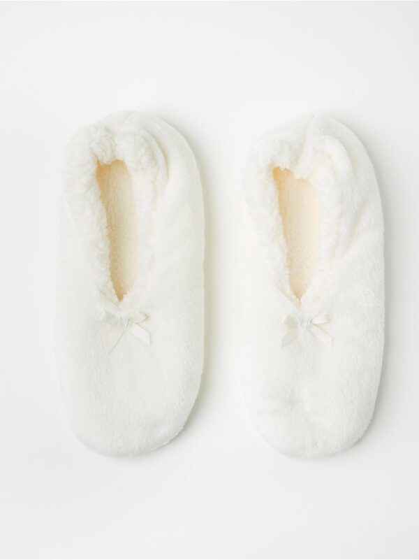 Fake fur slippers - 8416487-325