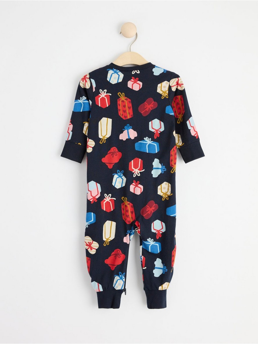 Pyjamas with Christmas gifts - 8487252-2521