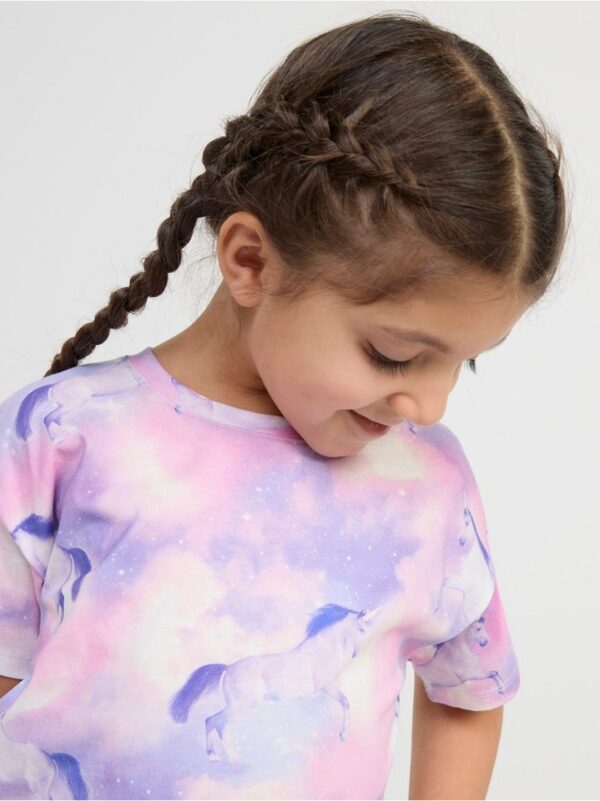 Short sleeve top with unicorns - 8540298-325