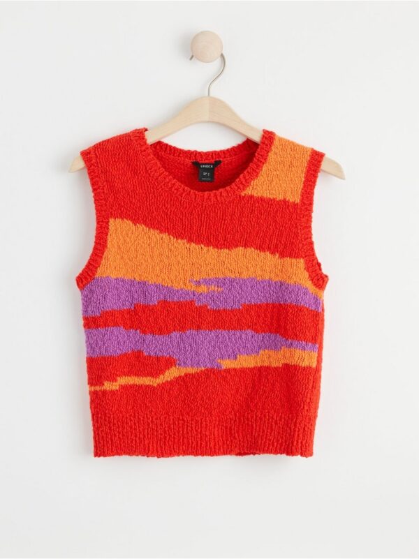Knitted vest with pattern - 8557927-6787