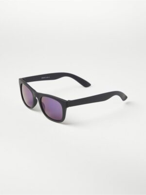 Matte black wayfarer sunglasses - 8562047-80