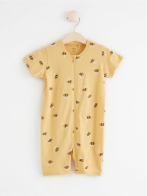Pyjamas with bumblebees - 8399311-9694