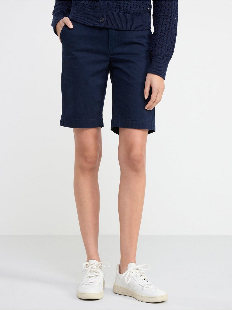 Sorts – Regular waist twill shorts