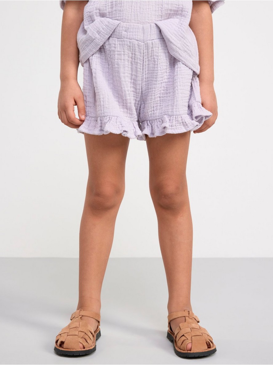 Sorts – Crinkled shorts with frills