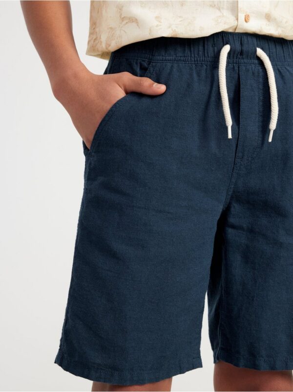 VILGOT Wide regular waist linen blend shorts - 8545756-2521