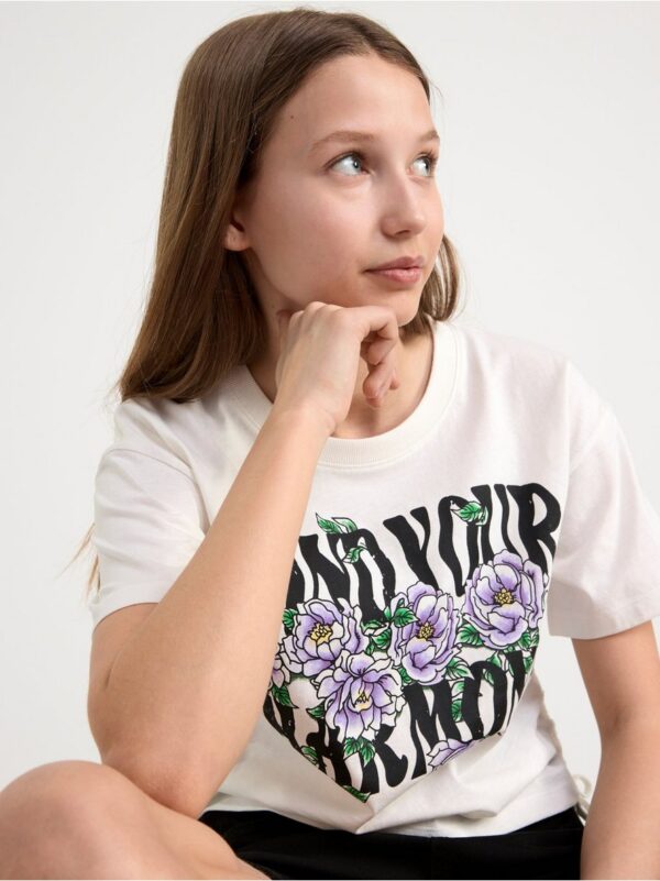 Cropped t-shirt with print and gatherings - 8597561-300