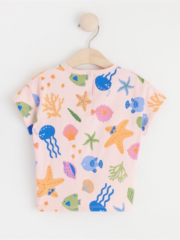 T-shirt with sea animals - 8605902-7491