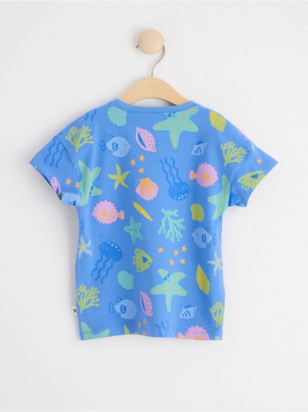 T-shirt with sea animals - 8605918-9424