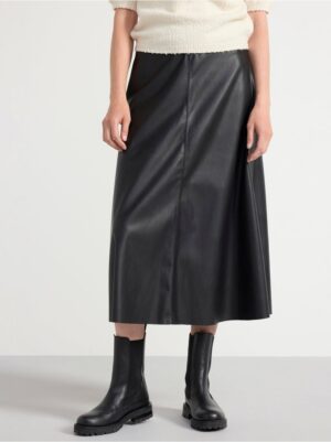 Midi skirt in imitation leather - 8601026-80