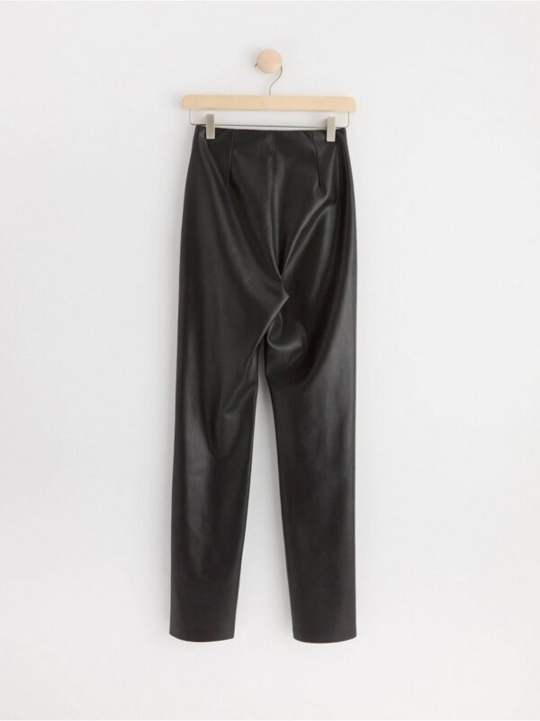 Trousers in imitation leather - 8611679-80