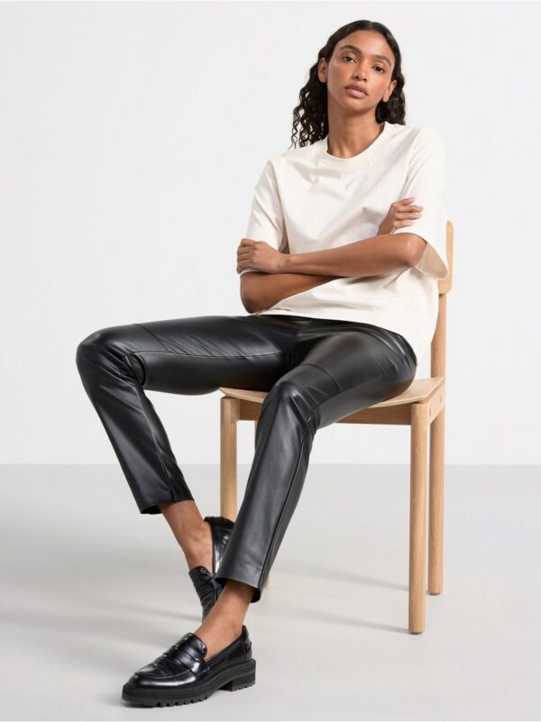 Trousers in imitation leather - 8611679-80