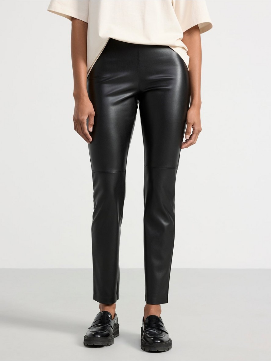Pantalone – Trousers in imitation leather