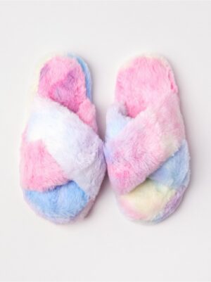 Fake fur slippers - 8623401-6665