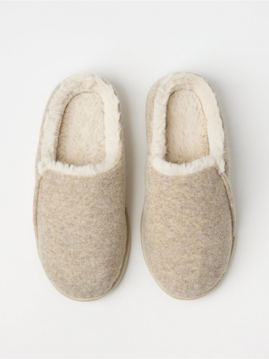 Papuce – Felt slippers with fake fur