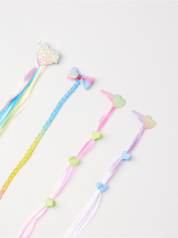 Fake hair with hearts - 8691585-6665
