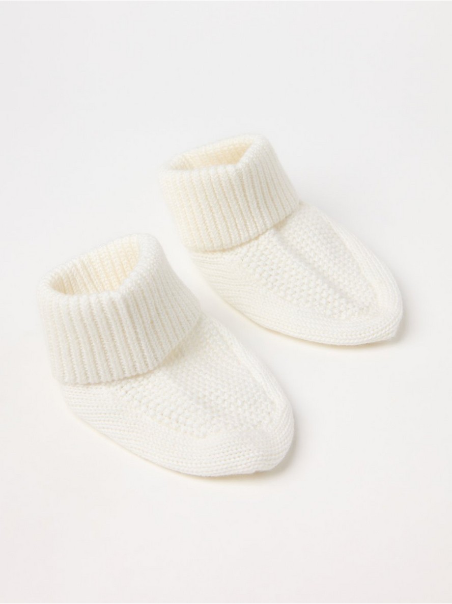 Carape – Knitted Baby footies