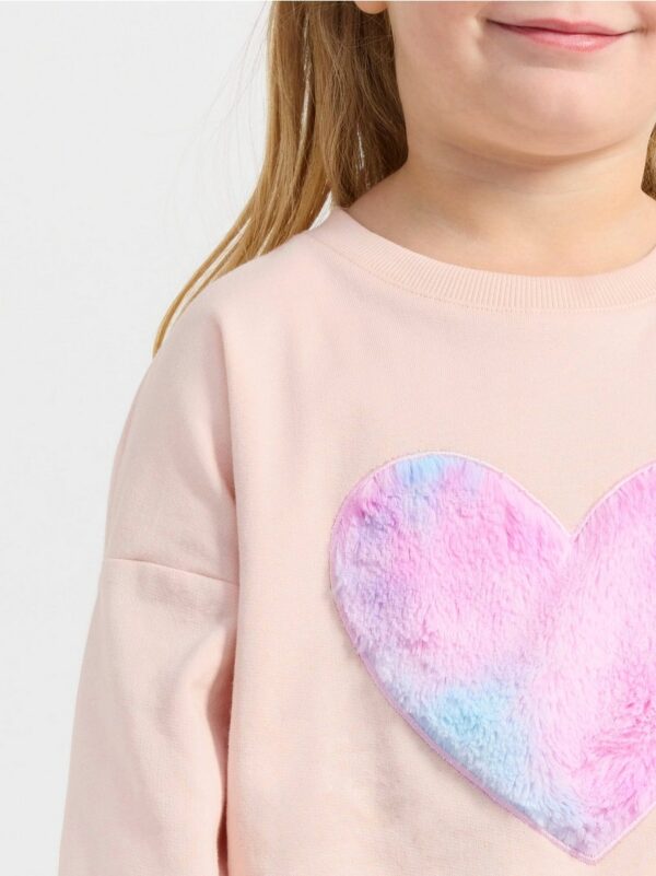 Sweatshirt  with heart - 8687773-7491