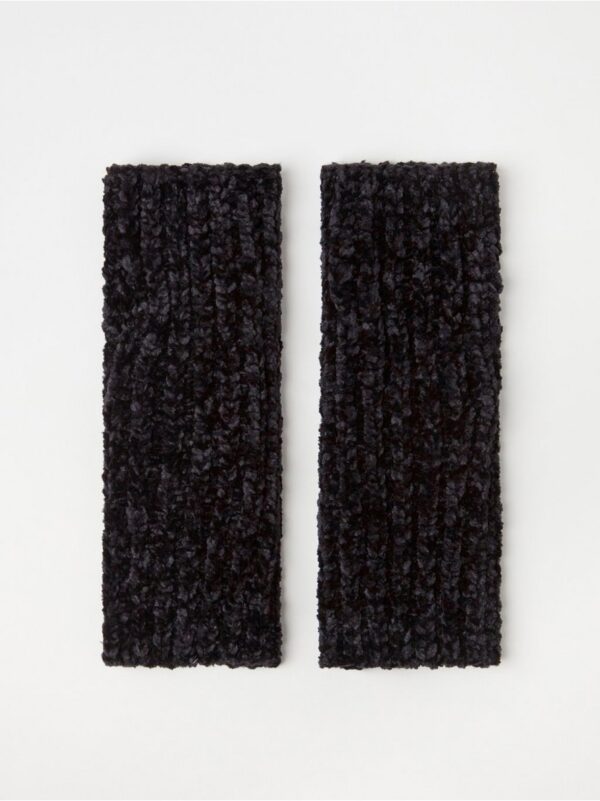 Knitted wrist warmers - 8693169-80