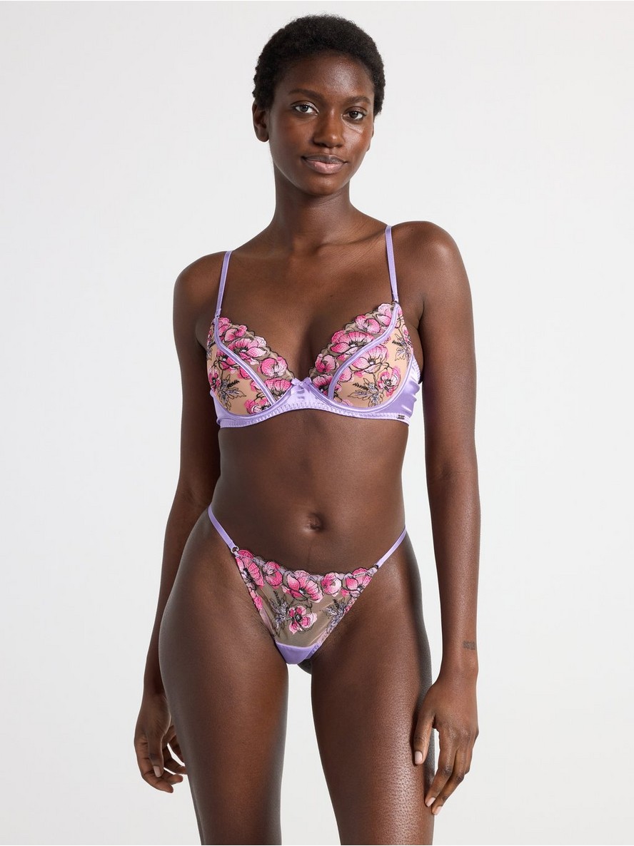Brushalter – Ella m –  t-shirt bra in lace
