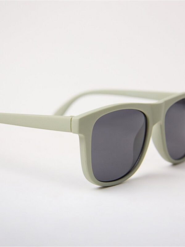 Sunglasses - 8735292-3905