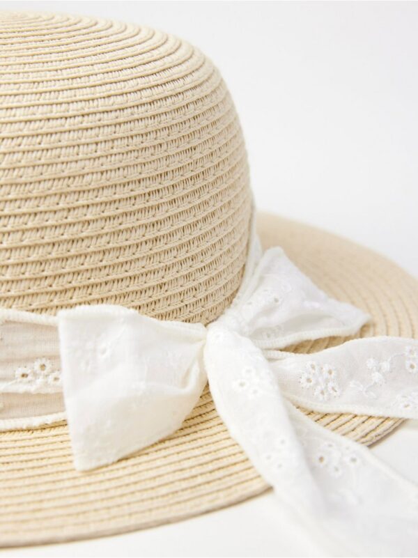 Straw hat with bow - 8729590-311