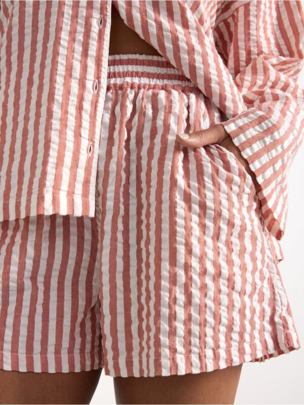 Pyjama shorts in seersucker - 8682477-2493