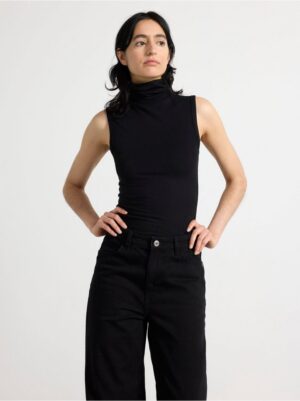 Sleeveless turtleneck top - 3001666-80